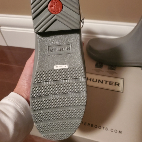 BRAND NEW Slim Fit Gloss Hunter Boots Size 5 - Picture 2 of 3